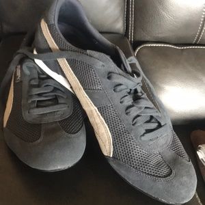 NEVER WORN PUMA 76 Men’s Athletic Shoes